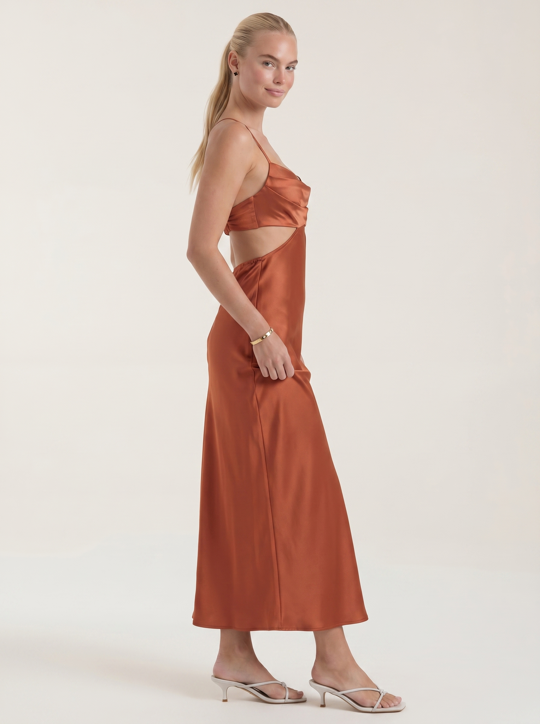 Mira Satin-Maxikleid mit Cut-Outs