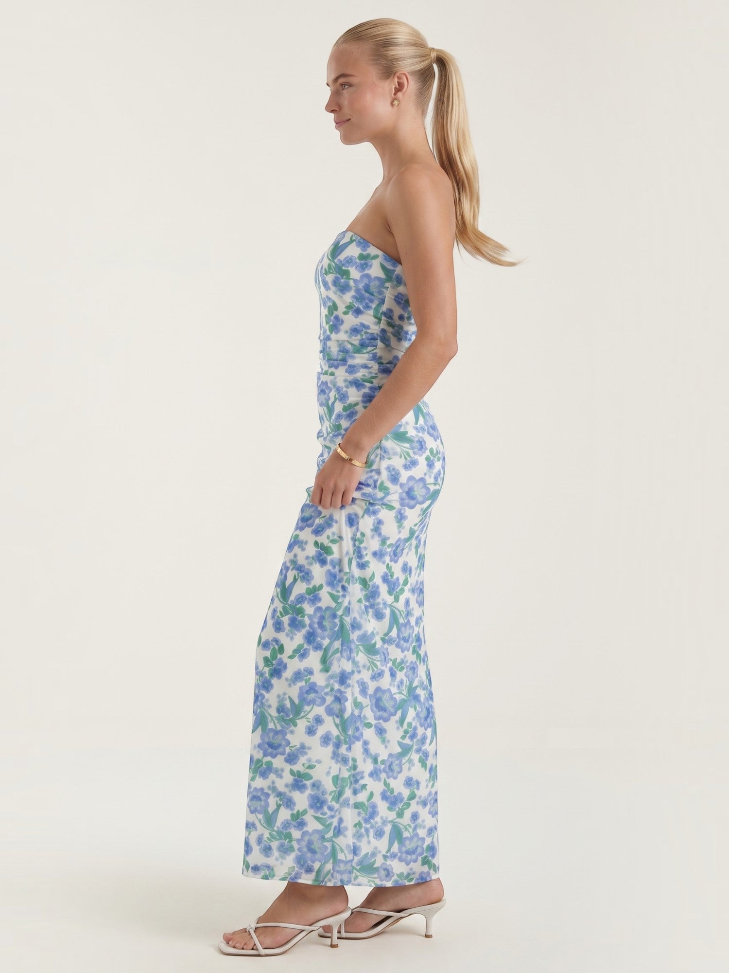 Elodie Bandeau-Maxikleid mit Raffung