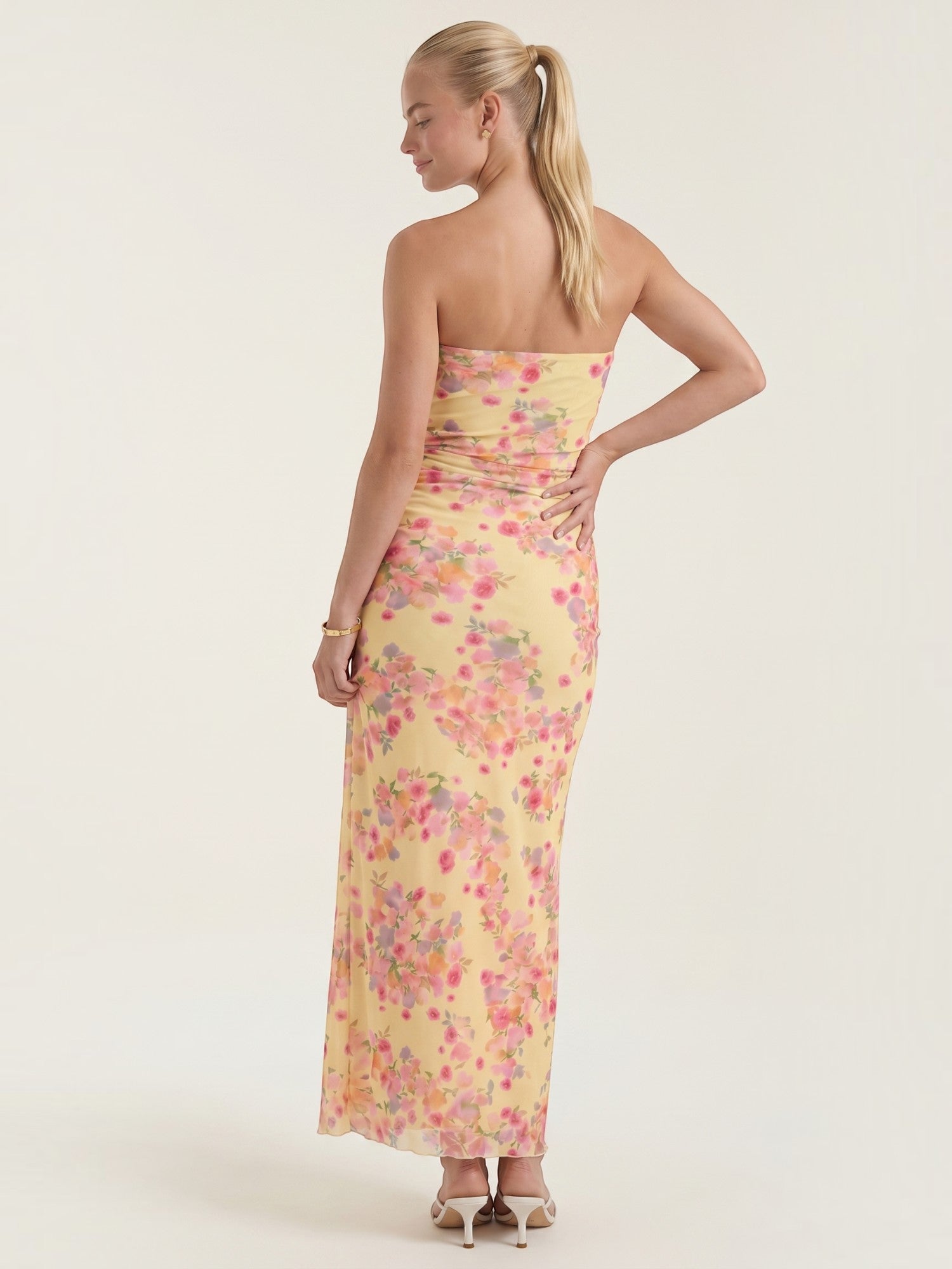 Elodie Bandeau-Maxikleid mit Raffung
