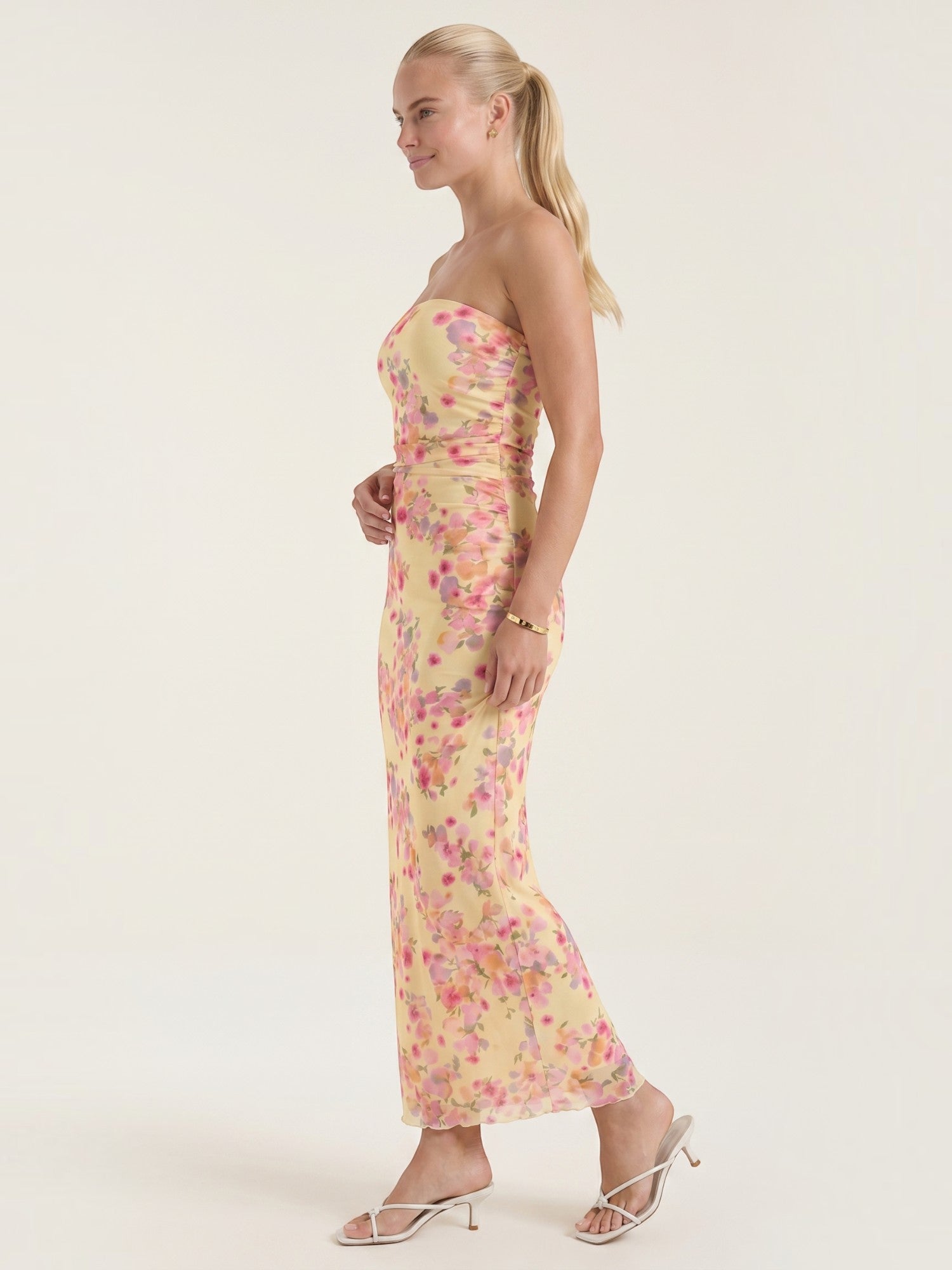 Elodie Bandeau-Maxikleid mit Raffung