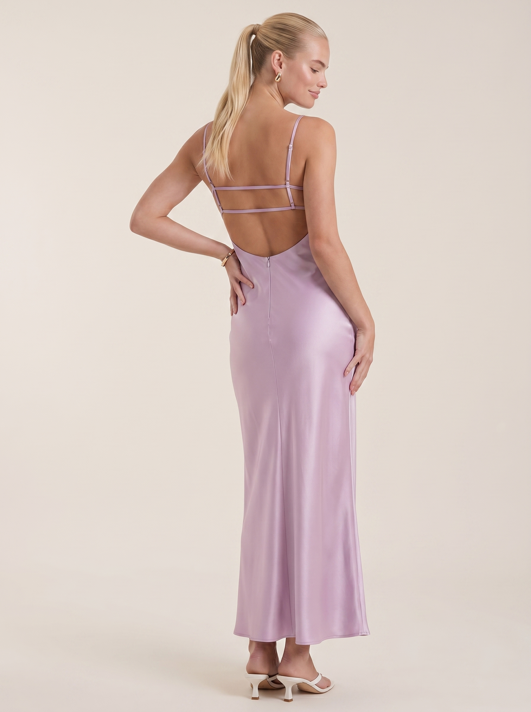 Bianca Maxikleid mit V-Ausschnitt und Spaghettiträgern