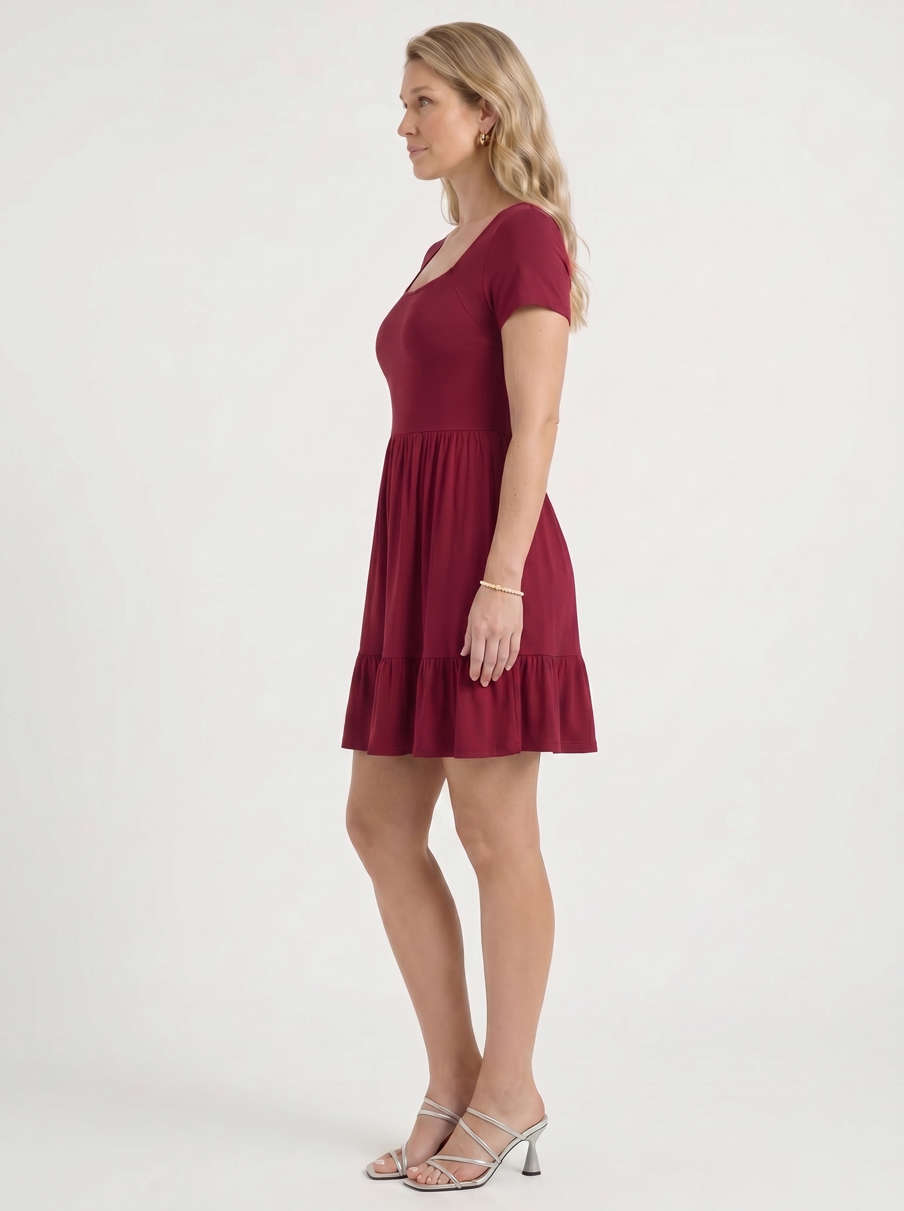 Wanda Minikleid mit Karree-Ausschnitt und Stufenrock