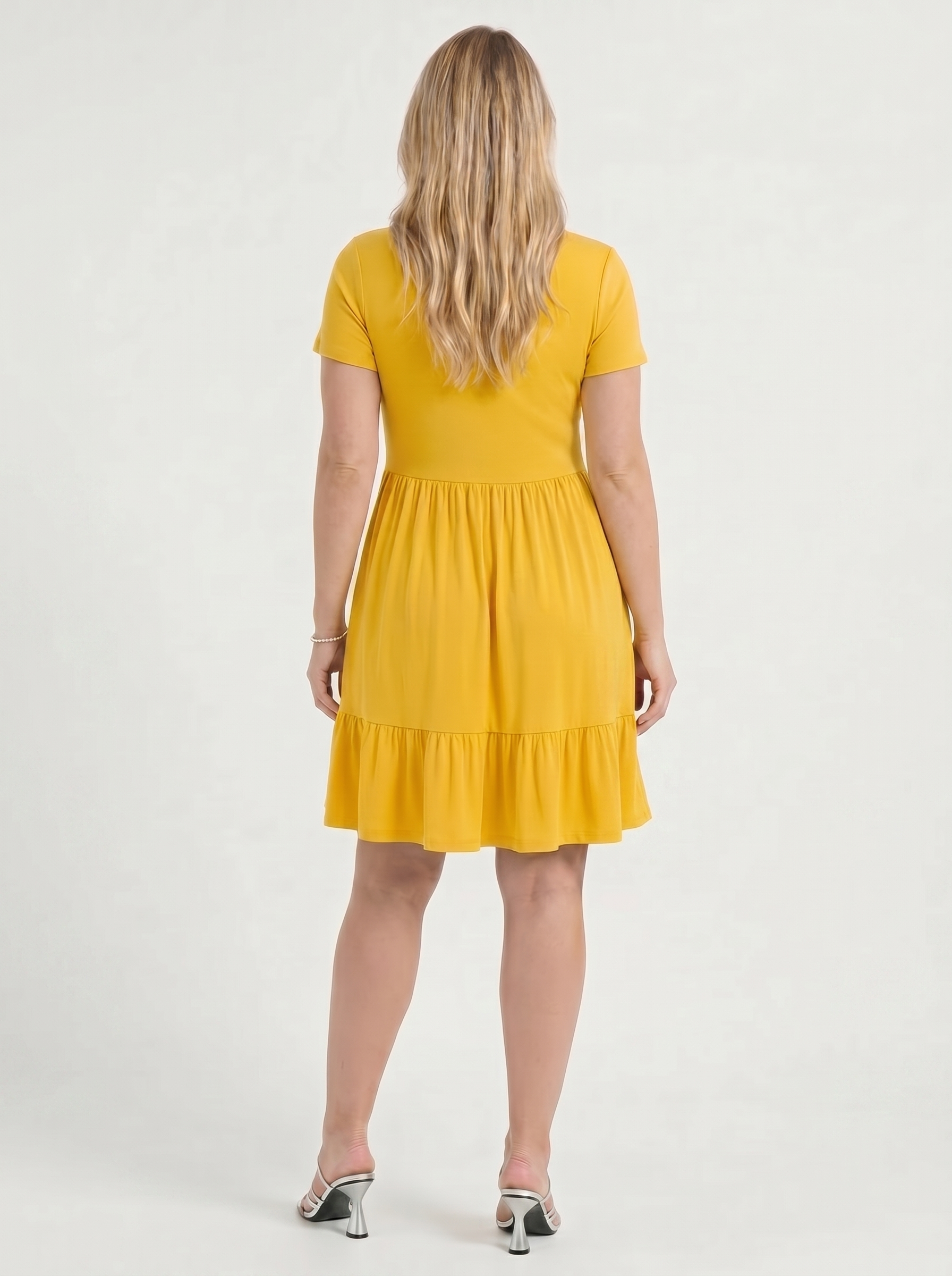 Wanda Minikleid mit Karree-Ausschnitt und Stufenrock