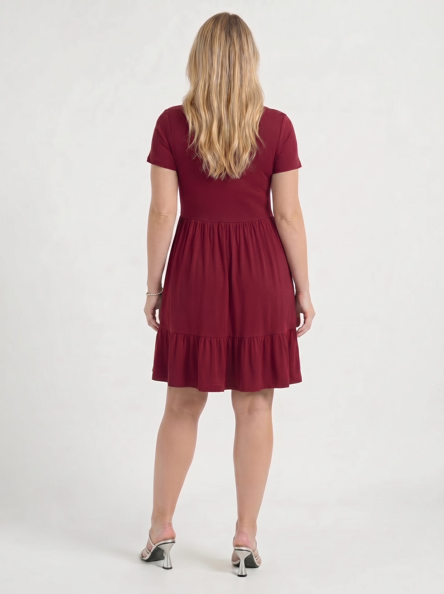 Wanda Minikleid mit Karree-Ausschnitt und Stufenrock