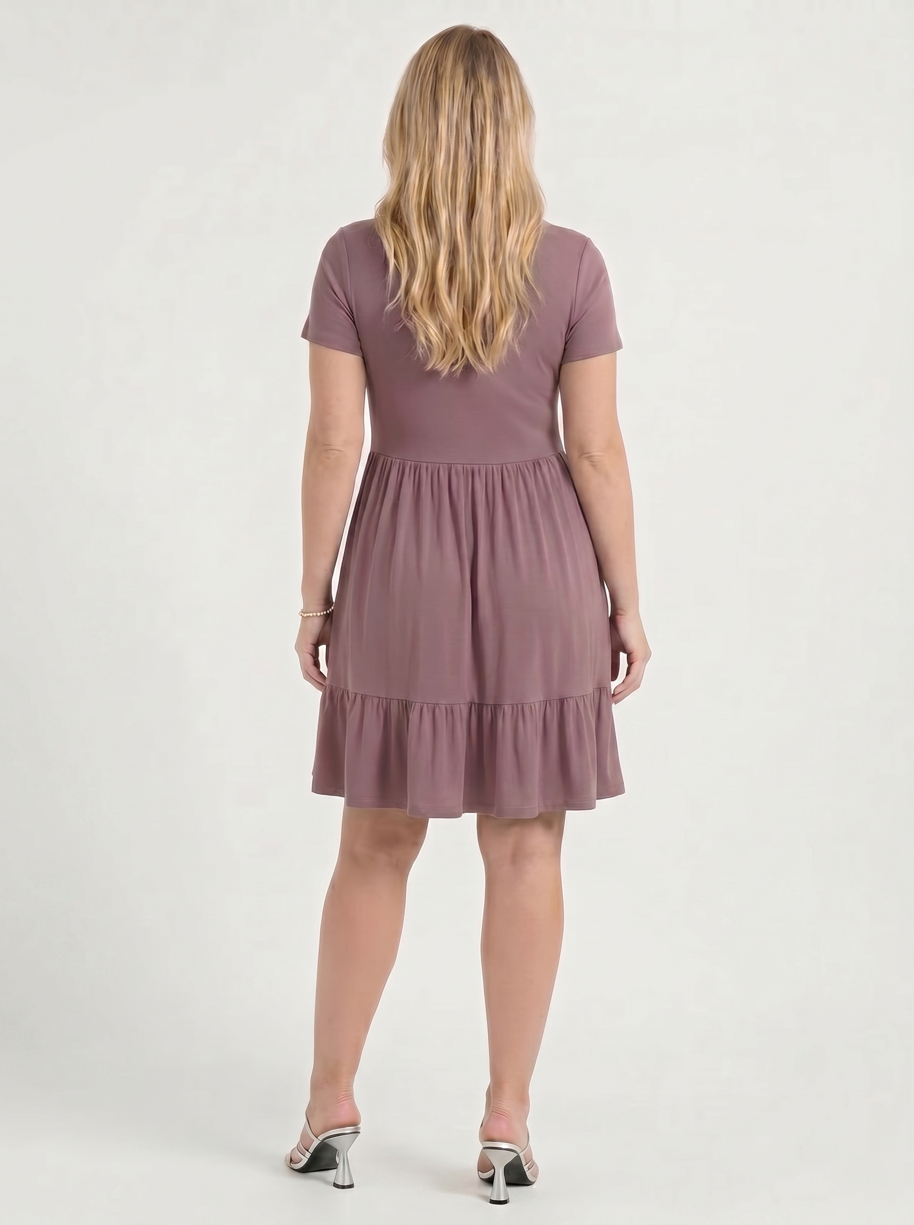 Wanda Minikleid mit Karree-Ausschnitt und Stufenrock