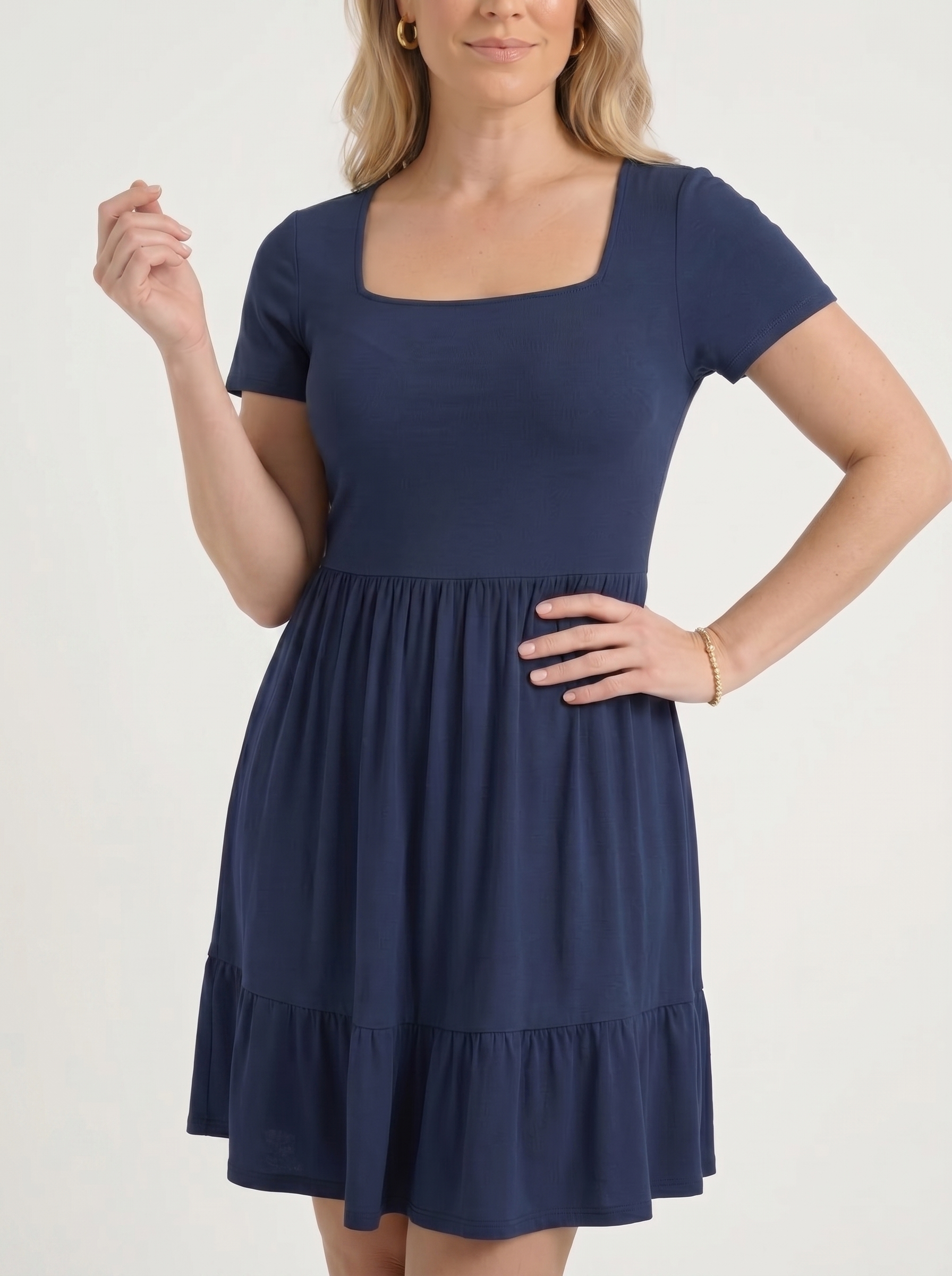 Wanda Minikleid mit Karree-Ausschnitt und Stufenrock