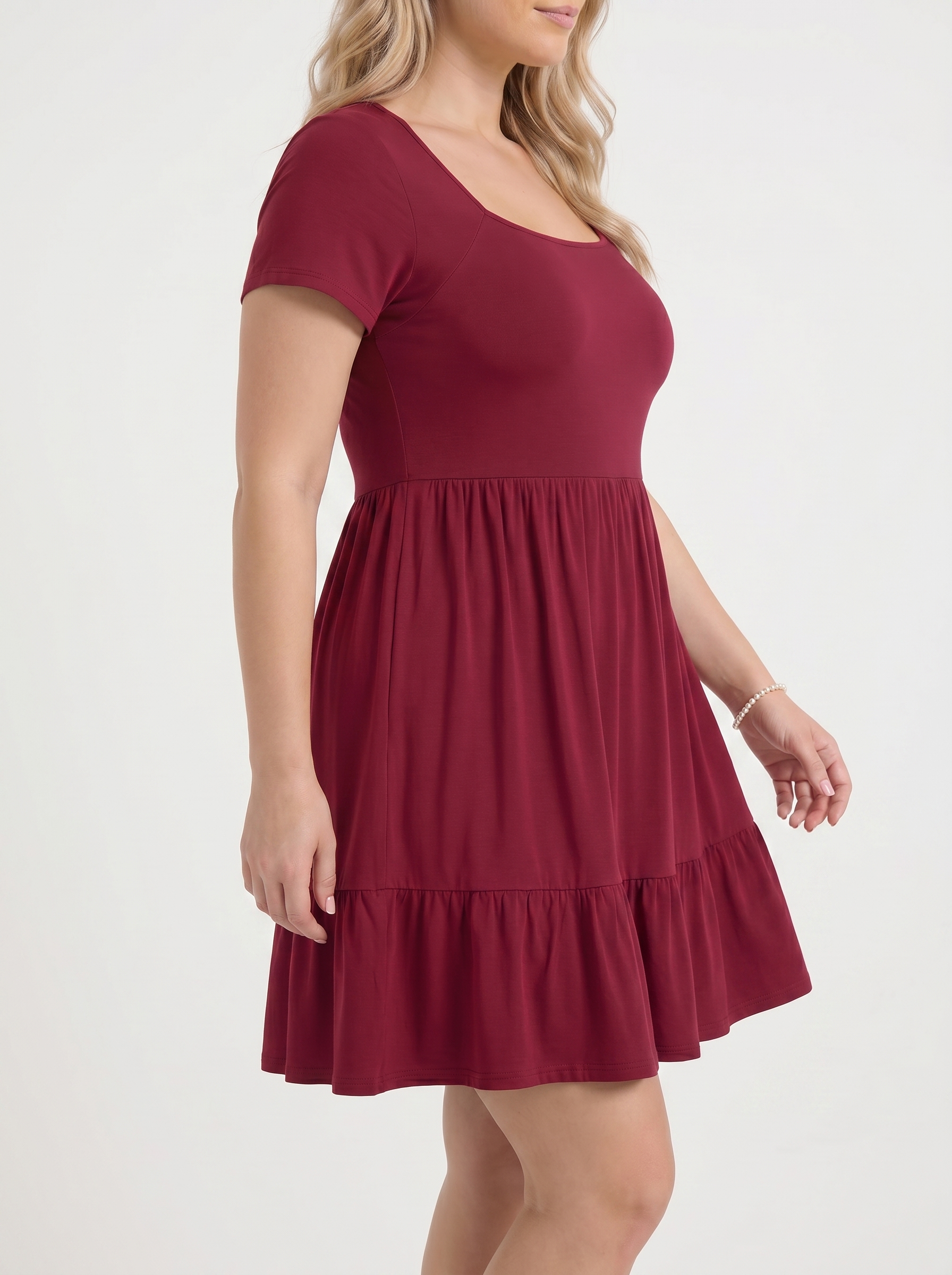 Wanda Minikleid mit Karree-Ausschnitt und Stufenrock