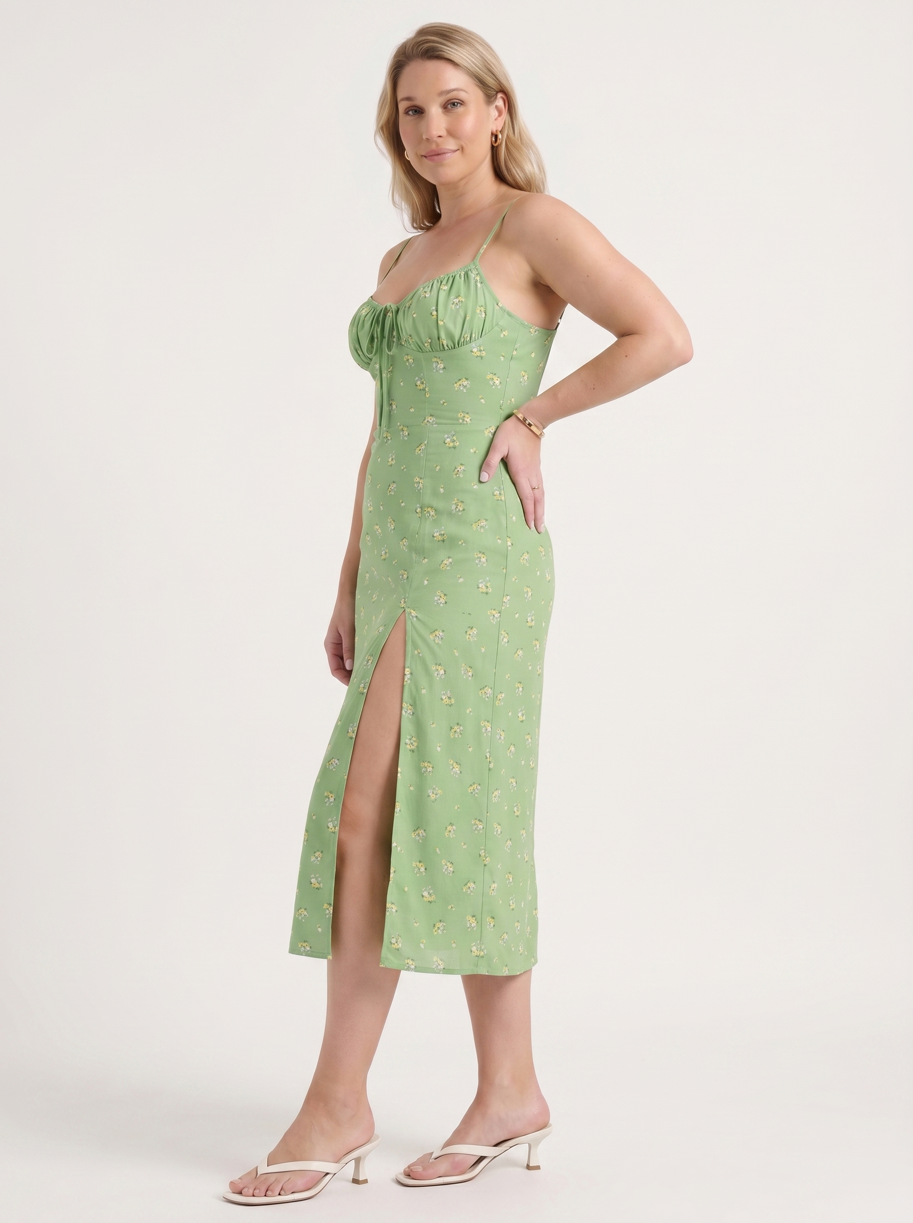 Milena Midikleid mit Spaghettiträgern und Beinschlitz