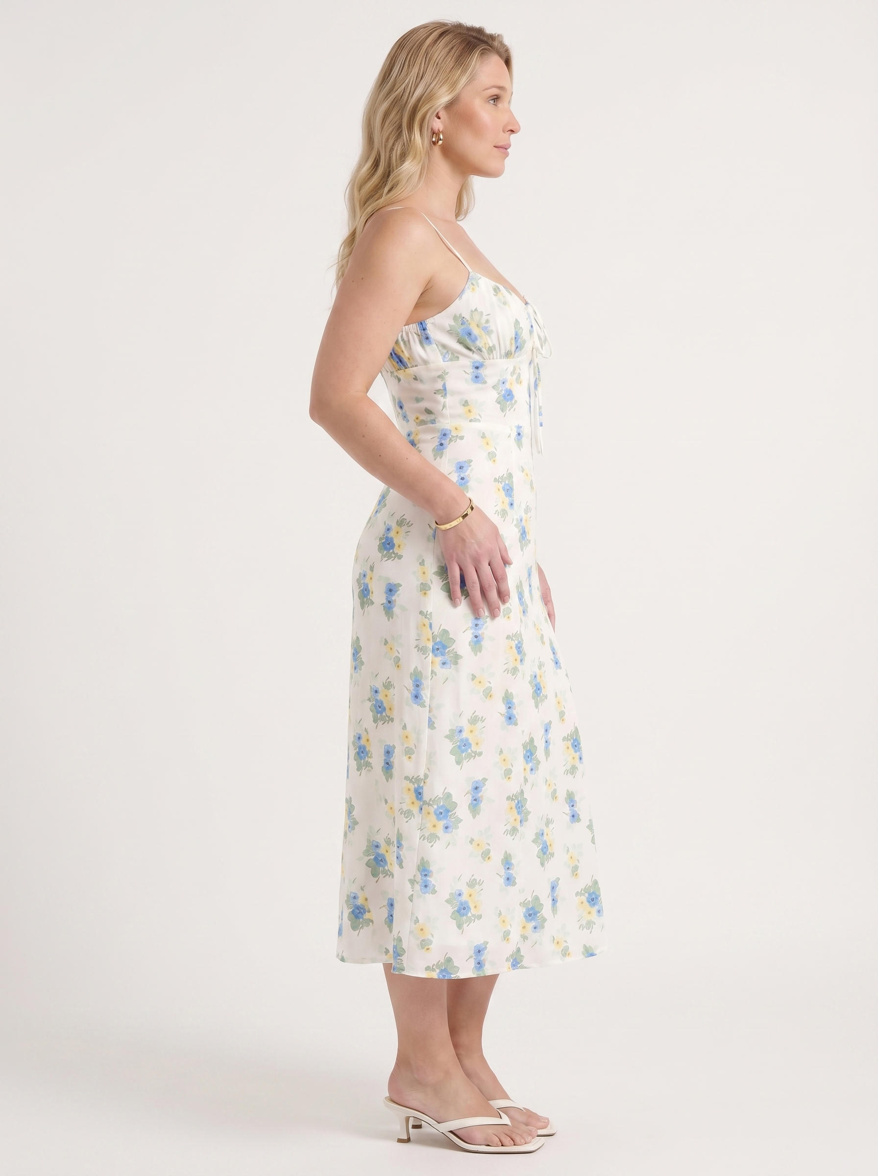 Milena Midikleid mit Spaghettiträgern und Beinschlitz