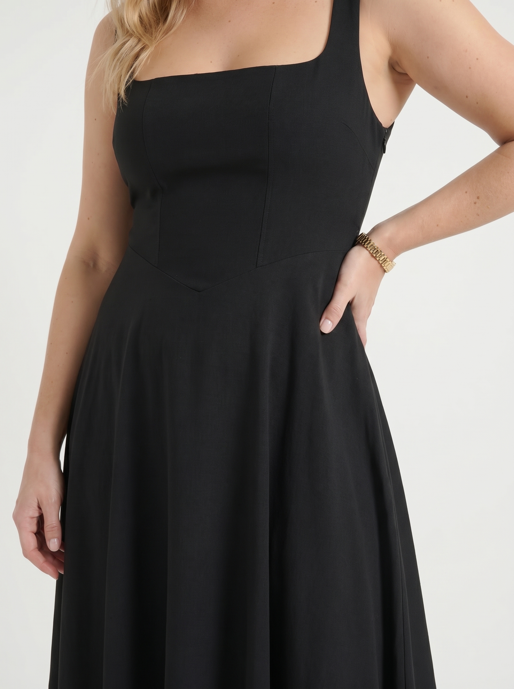 Clarisse Midikleid mit Karree-Ausschnitt und Schwingrock