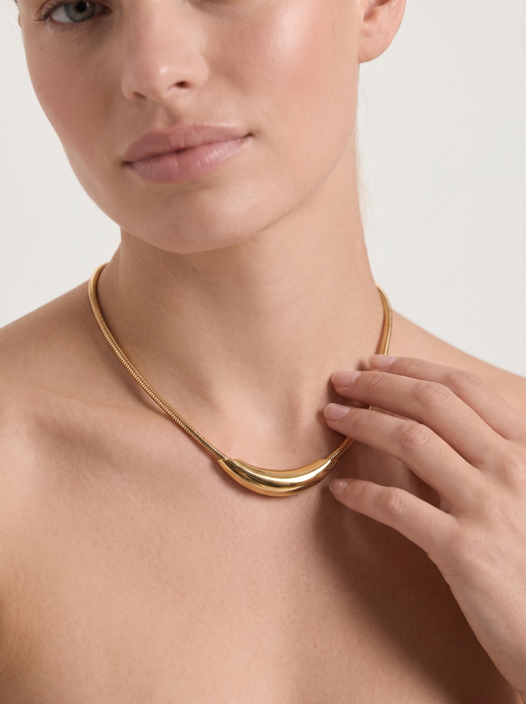 Ilse Schlangenkette mit geschwungenem Anhänger