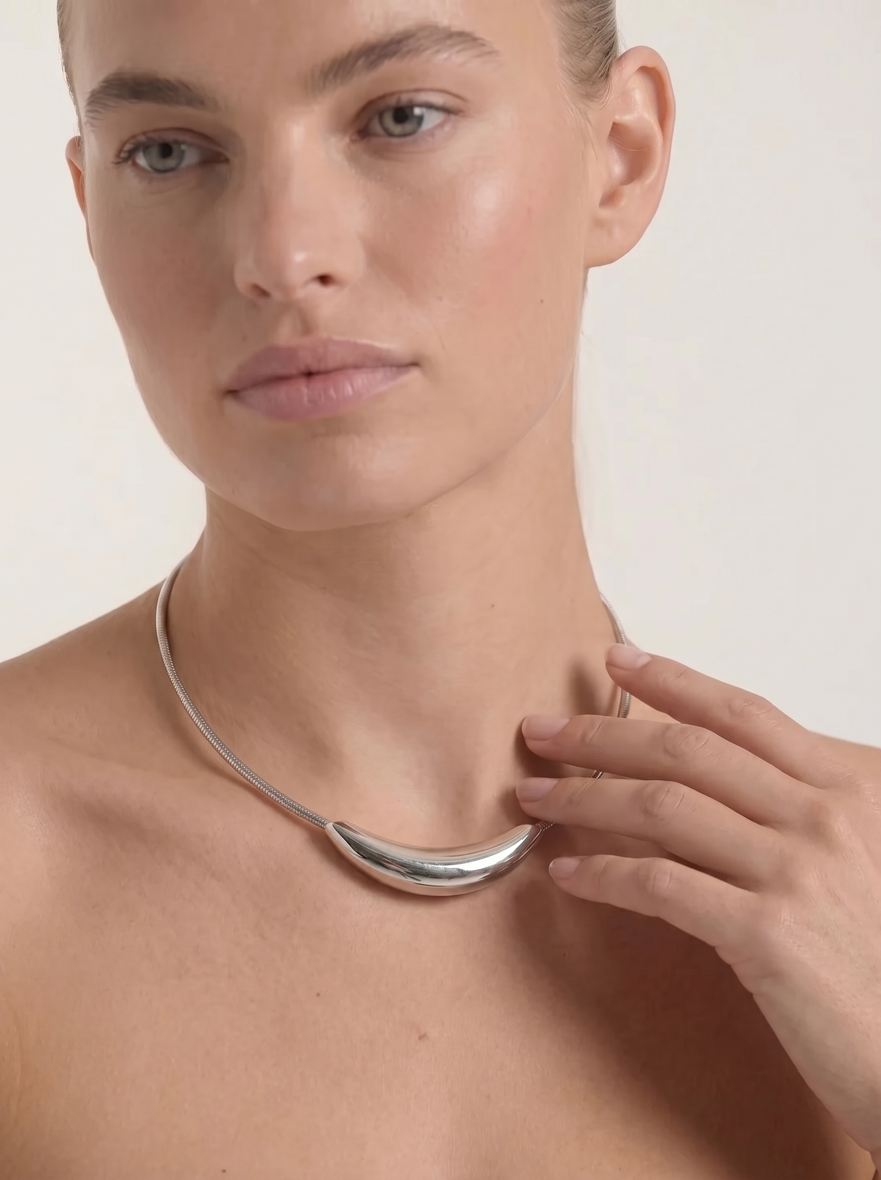 Ilse Schlangenkette mit geschwungenem Anhänger
