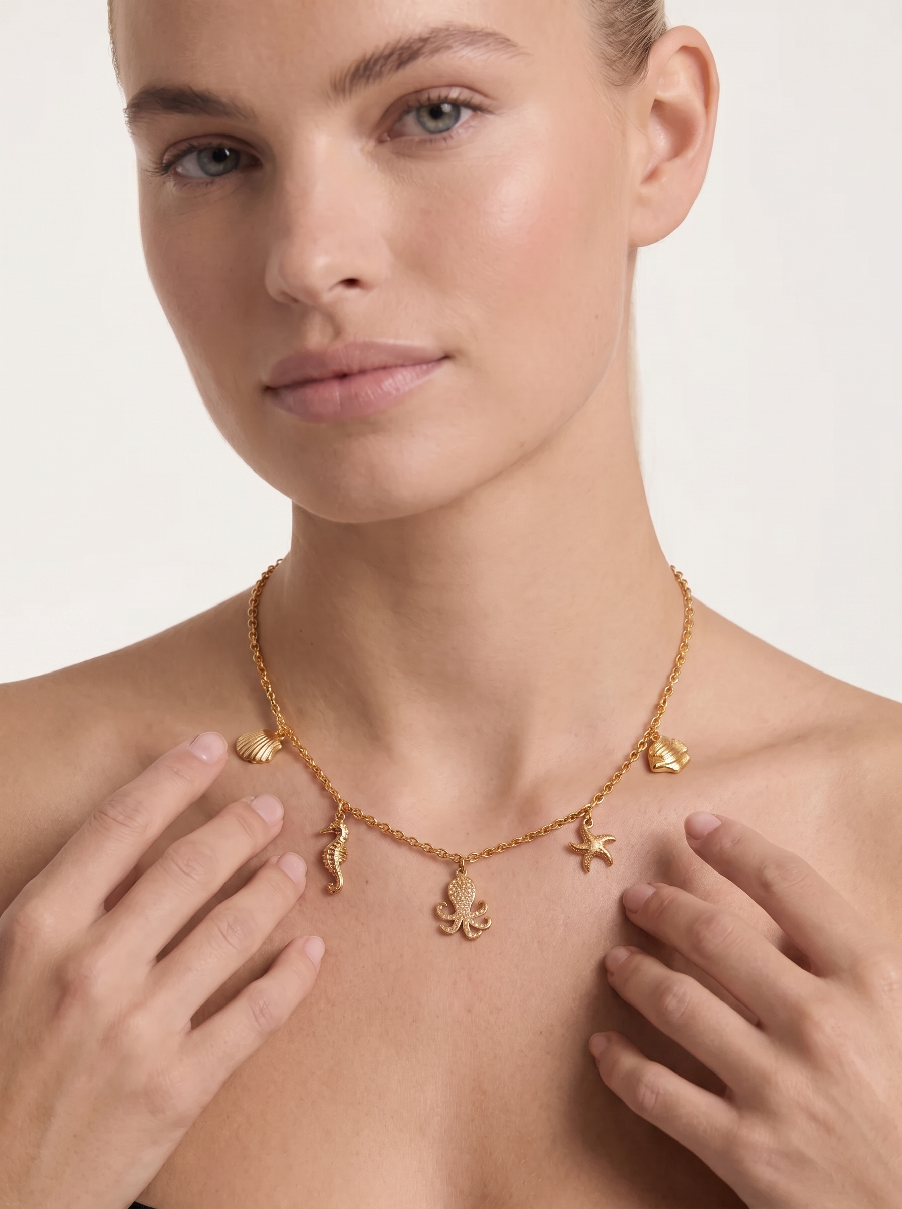 Lotte Charm-Halskette mit Meeresmotiven