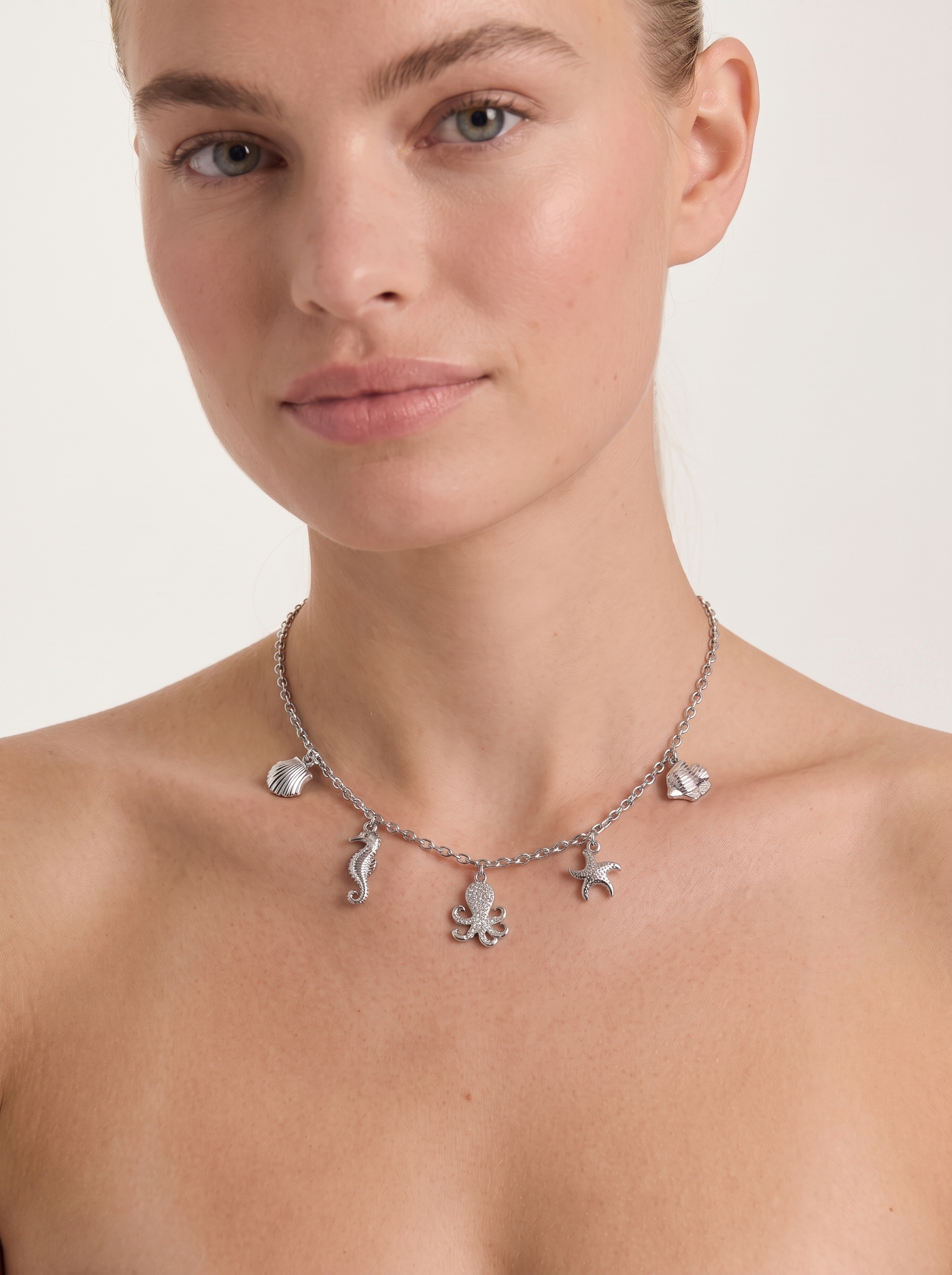 Lotte Charm-Halskette mit Meeresmotiven