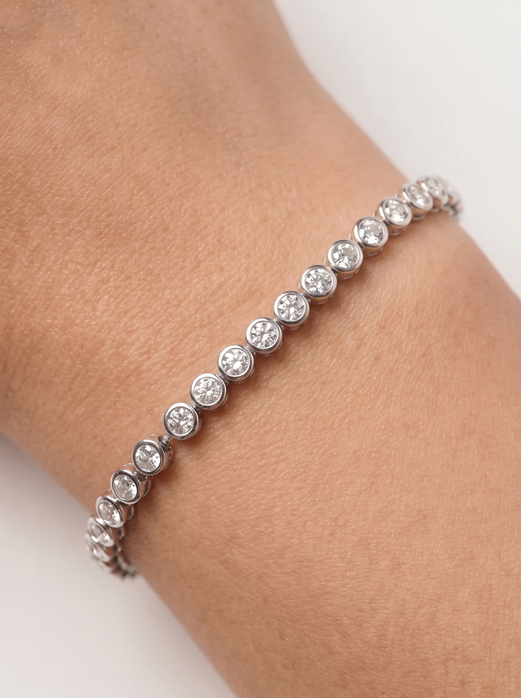 Ines Tennisarmband mit gefassten Steinen