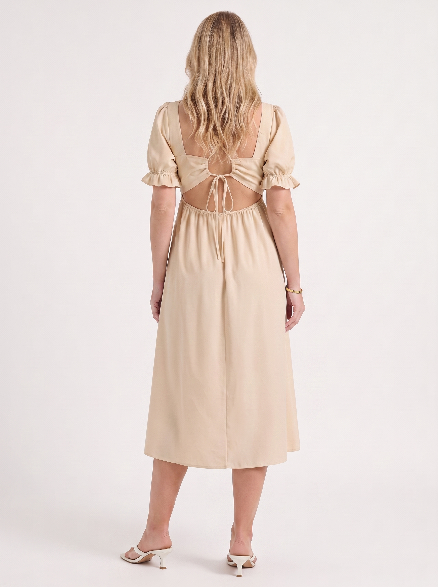 Adrienne Midikleid mit Herzausschnitt und Puffärmeln