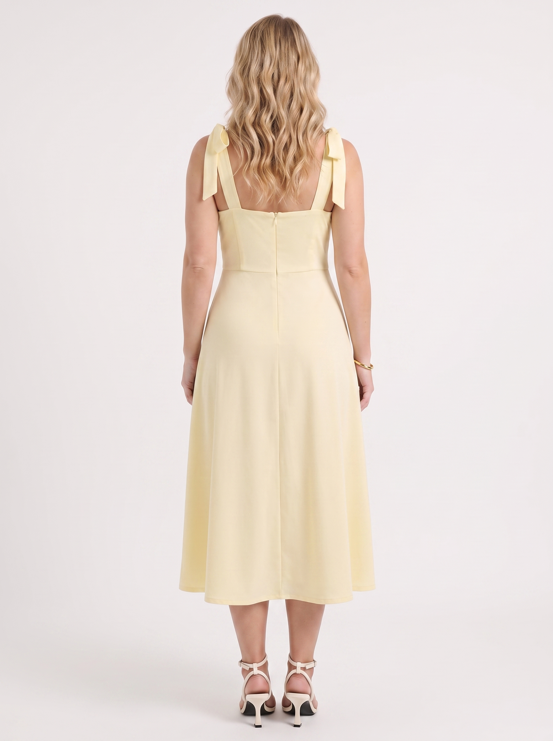 Lanie Midikleid mit Herzausschnitt und Bindeträgern