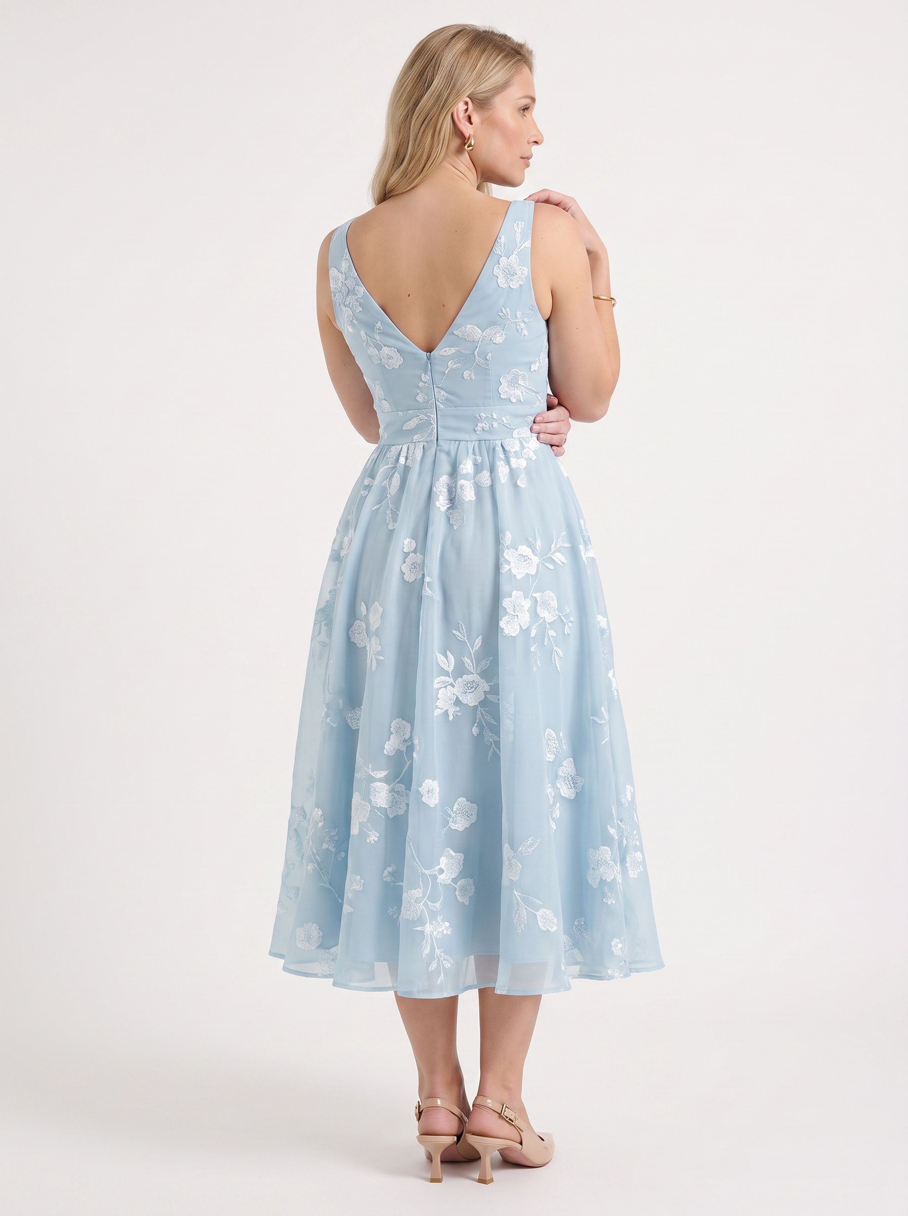 Cassie Midikleid in Wickeloptik mit floralem Muster