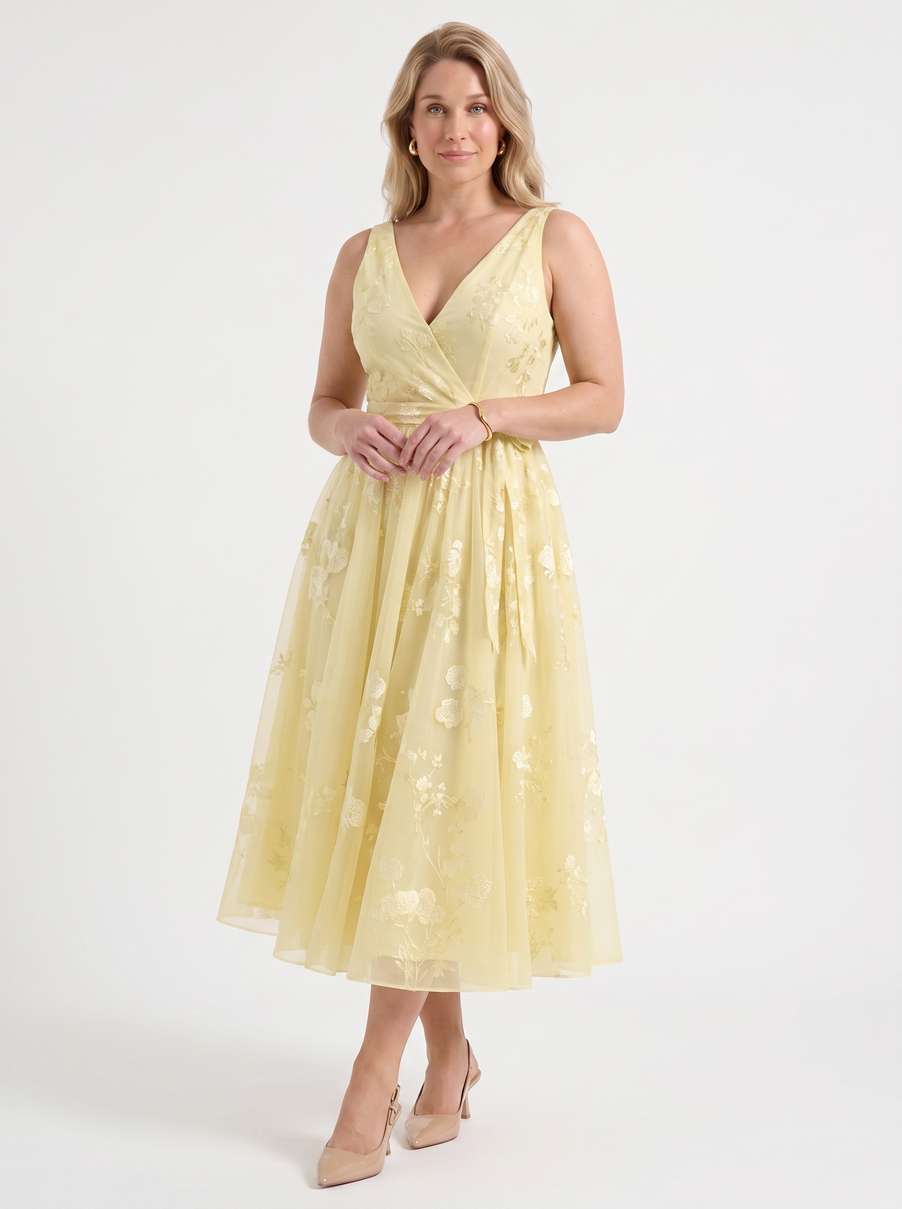 Cassie Midikleid in Wickeloptik mit floralem Muster