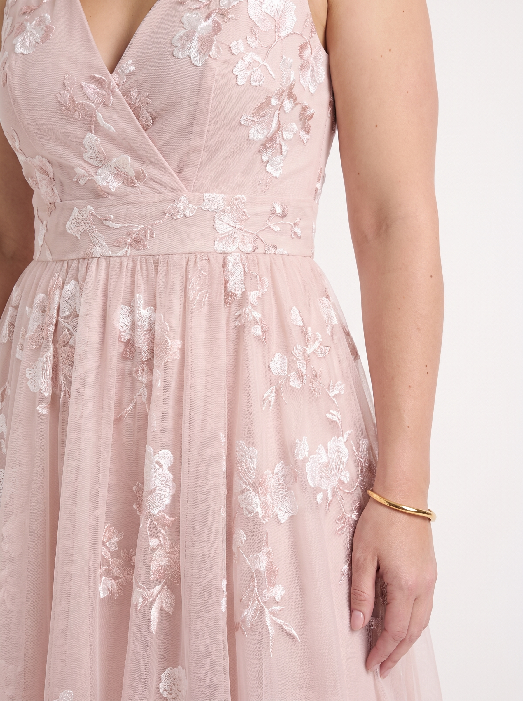Cassie Midikleid in Wickeloptik mit floralem Muster