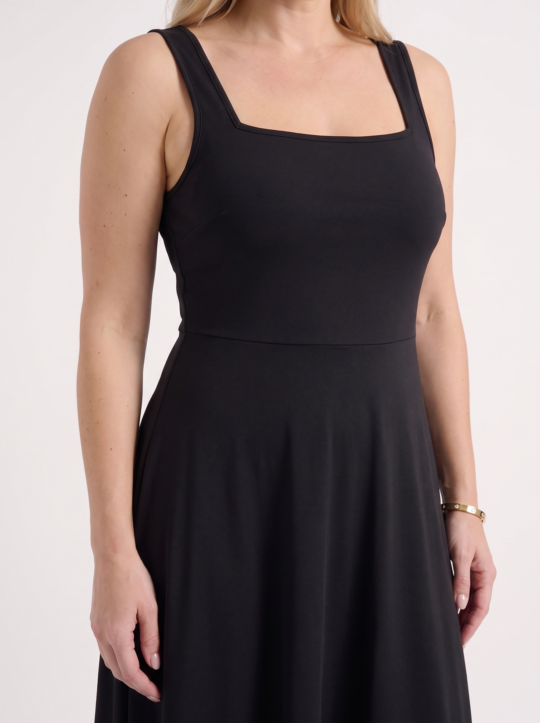 Dani Midikleid mit Karree-Ausschnitt und Schwingrock