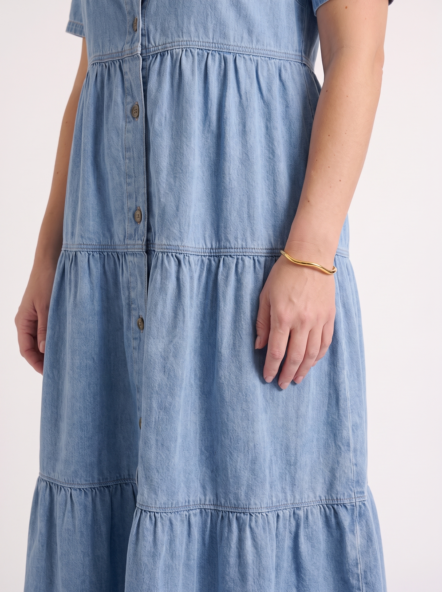 Kesia Gestuftes Midi-Hemdblusenkleid