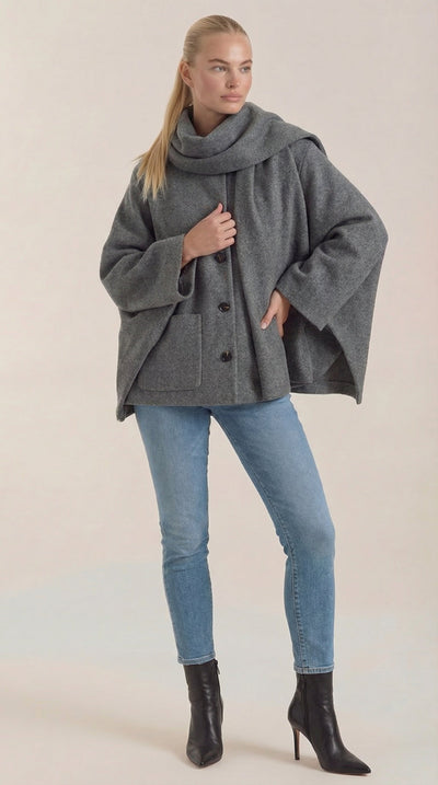 Kristina Gemütlicher Cape-Mantel