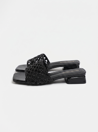 Summer Mules mit geflochtenem Riemen